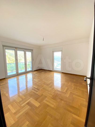 3-к. квартира, 137 м² (Черногория)