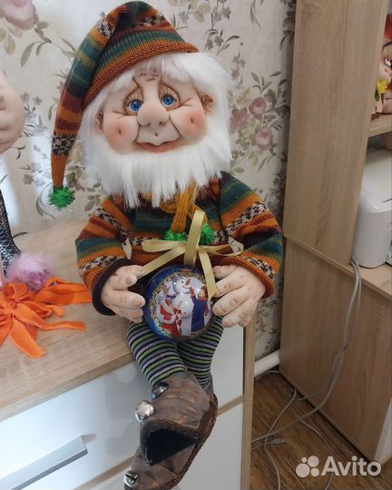 Добрый сказочный гном