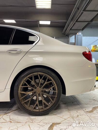 Колеса на BMW/Tesla Quantum44 SFF-2, разношир