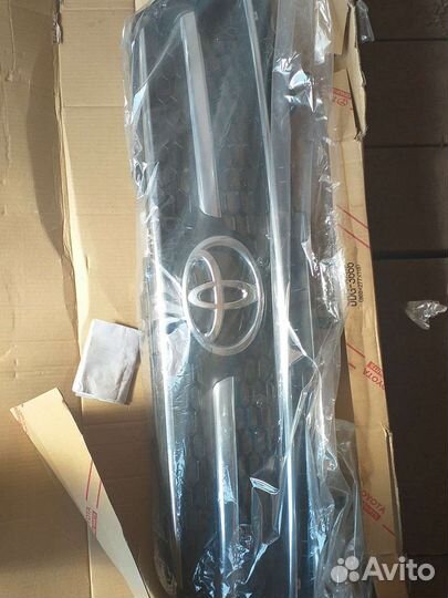 Решетка радиатора RAV 4