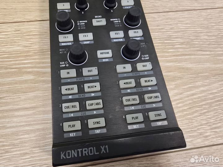 NI Traktor Kontrol X1 / DJ-контроллер