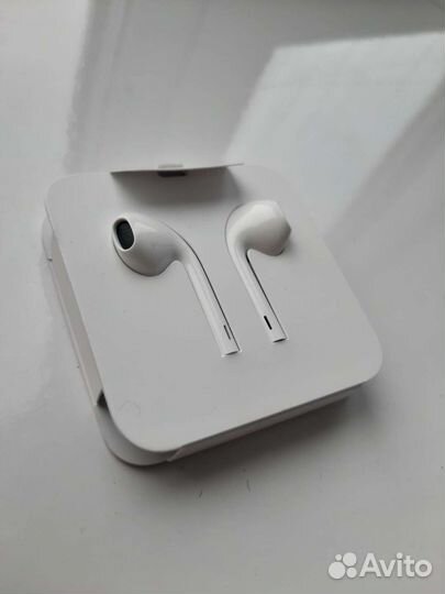 Оригинальные наушники apple