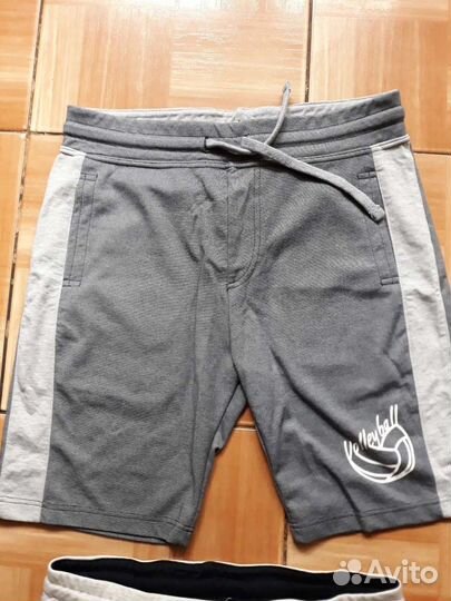Новые шорты 46 р