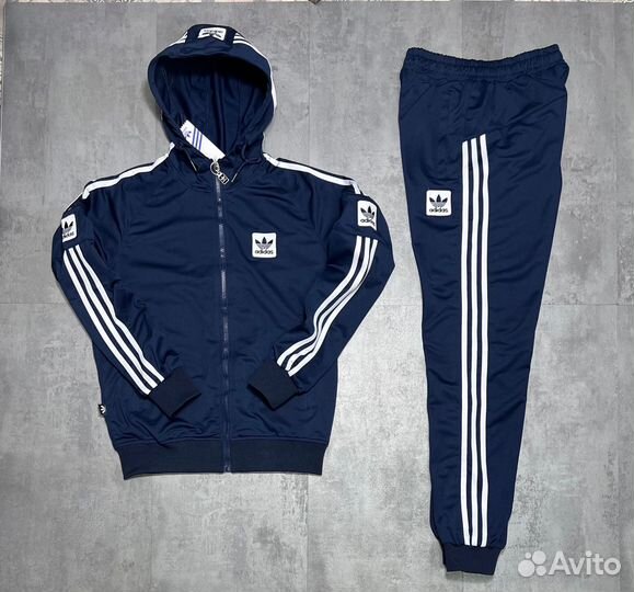 Спортивный костюм Adidas