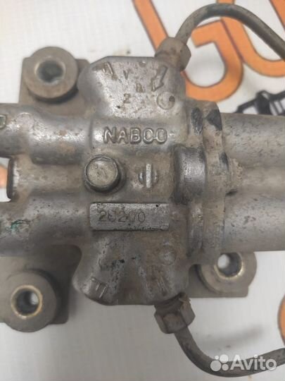 Распределитель тормозной Nissan Primera P11