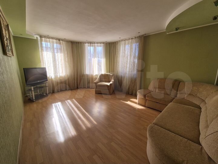 2-к. квартира, 57 м², 1/2 эт.