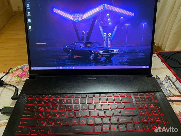 Ноутбук MSI