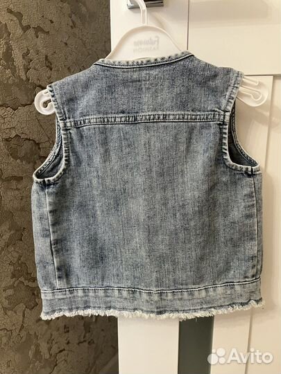 Джинсовая жилетка для девочки