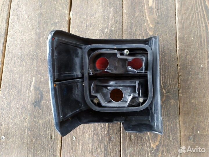 Фонарь задний левый Volkswagen Passat B3 1995