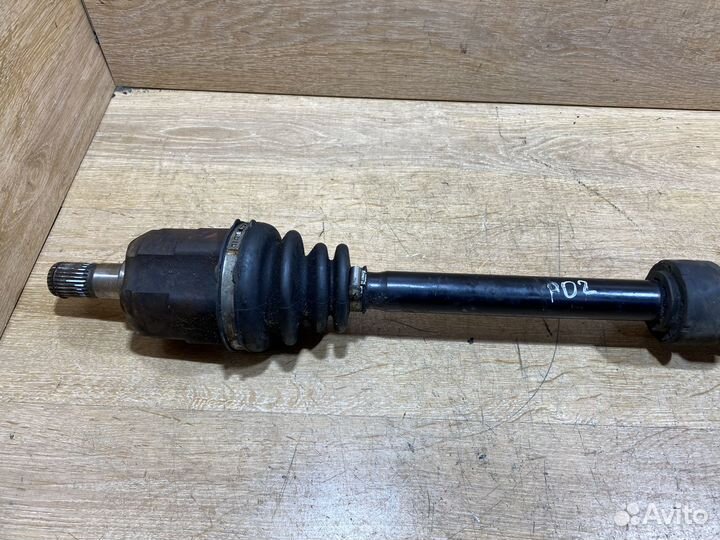 Приводной вал правый Kia Ceed 1 дизель P02