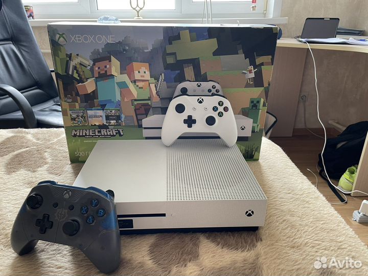 Xbox One s 512gb 2 контроллера+Forza horizon 4