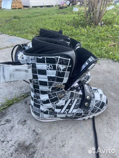 Ботинки для сноуборда atom