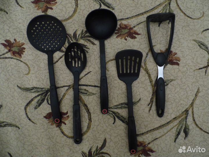 Сковородки,ложки, вилки,корыто деревянное