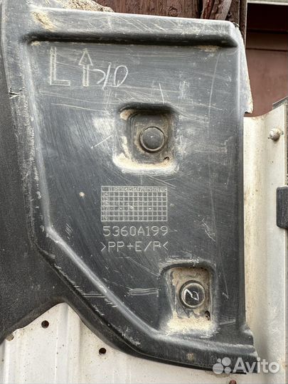 Подножки штатные Митцубиси Паждеро Спорт 3