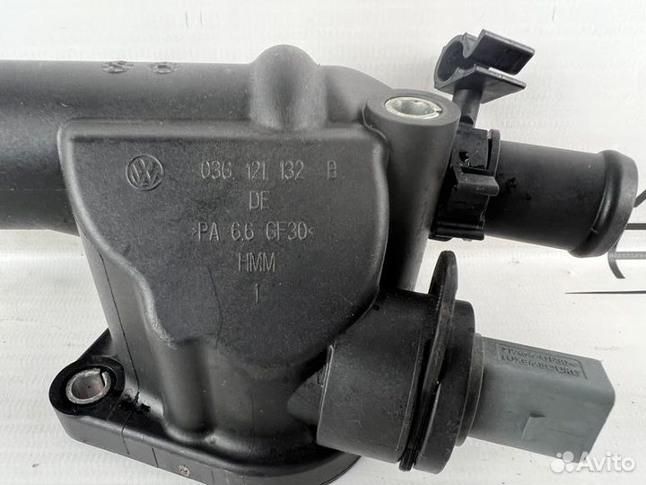 Тройник системы охлаждения Volkswagen Passat B6