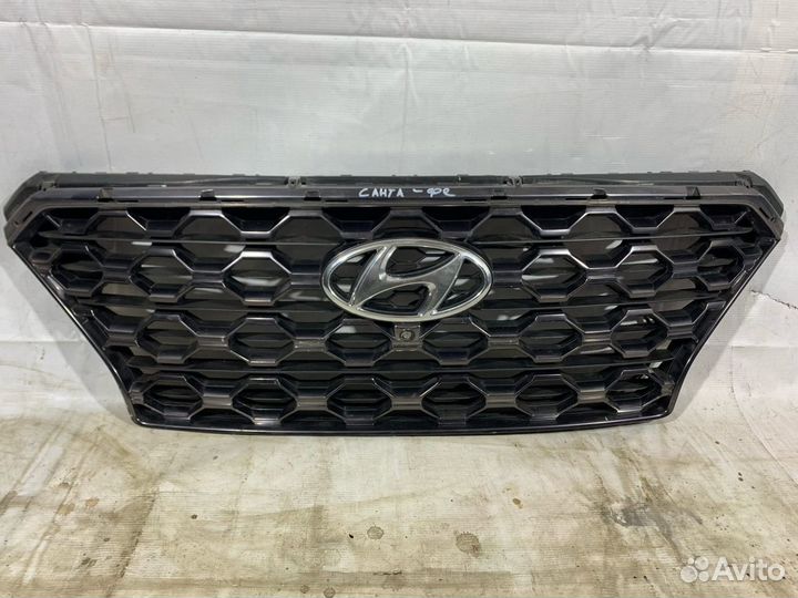 Решетка радиатора Hyundai Santa Fe 4