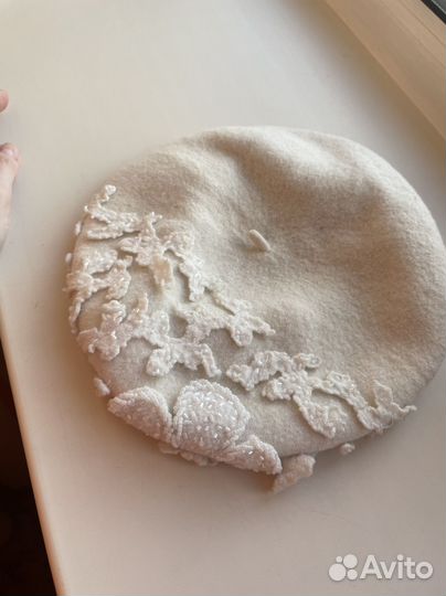 Берет женский, шерсть