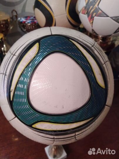 Футбольный мяч adidas