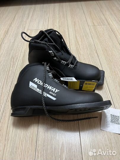 Лыжные ботинки новые