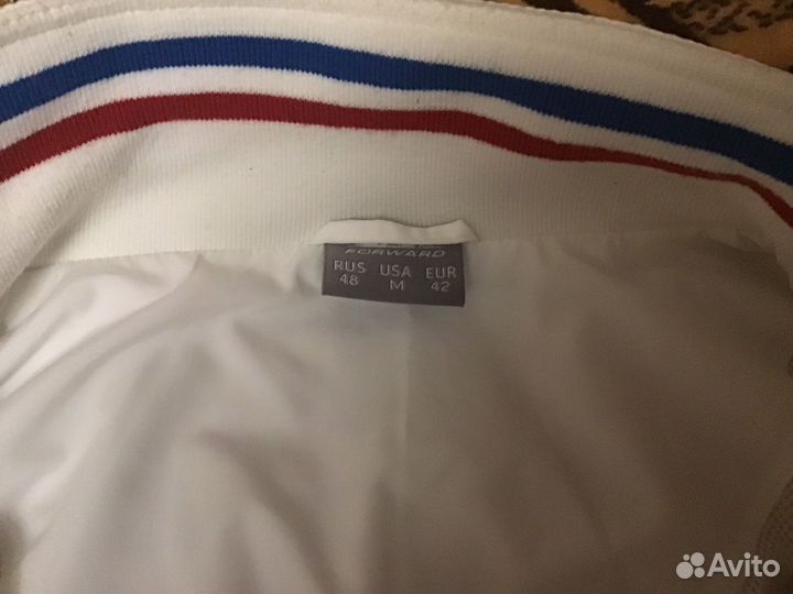 Спортивная кофта