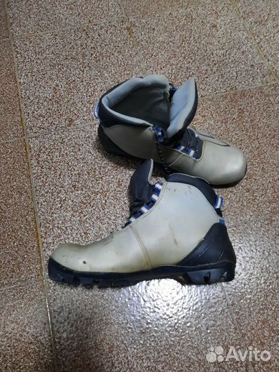 Лыжные ботинки