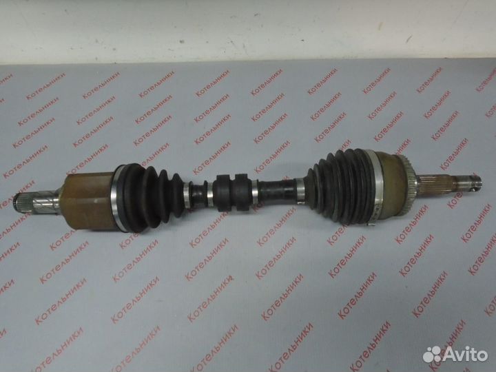 Nissan 39101-AV611 Вал приводной левый