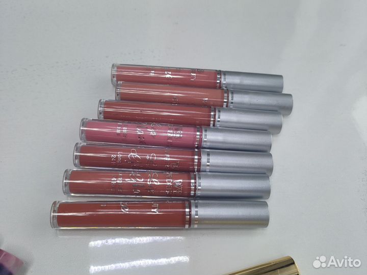 Блеск для губ / помада матовая