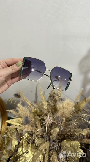 Очки черные с зелёной оправой