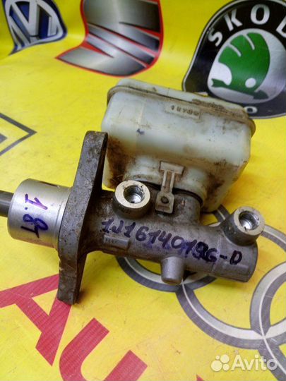 Главный тормозной цилиндр Skoda Octavia Tour