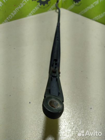 Поводок стеклоочистителя левый Ford Focus 1 2.0