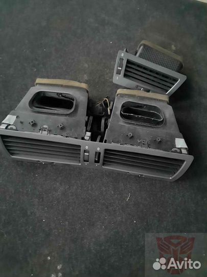 Воздуховоды на торпедо BMW 7-Series E65