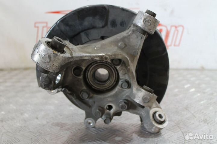 Ступица кулак задний прав Infiniti M25 M37 Q70 Y51