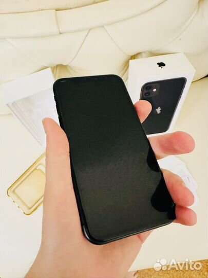 iPhone 11, 64 ГБ