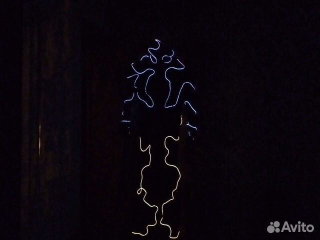 Корновальный костюм светится