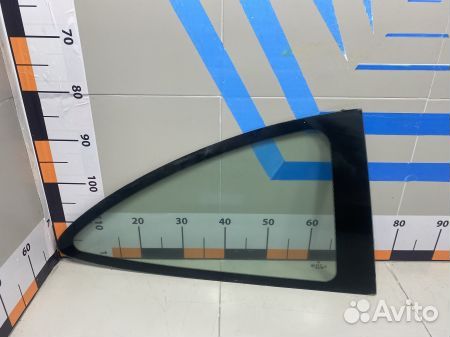 Стекло заднее боковое правое