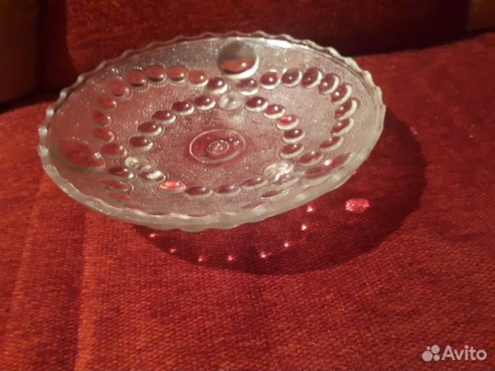 Ваза плоская на 3х ножках