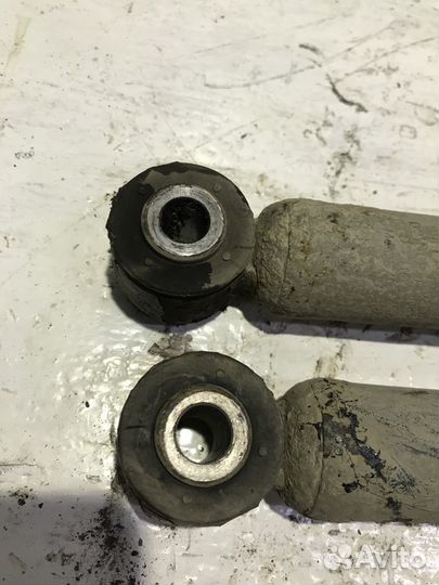 Амортизатор задний Ниссан Ноут Nissan Note