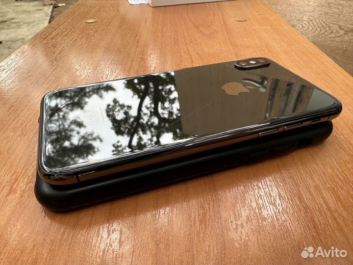 iPhone X, 64 ГБ