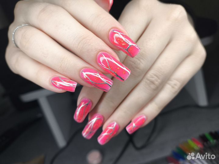 Маникюр и наращивание ногтей,педикюр