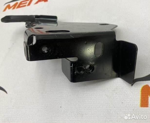 Крепление радиатора переднее правое Peugeot 308 SW