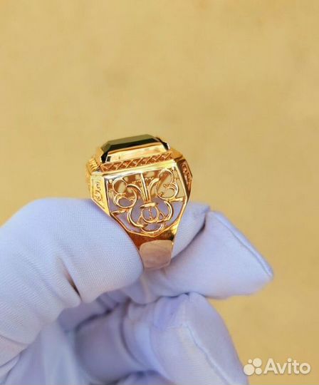 Золотая мужская печатка, перстень 585