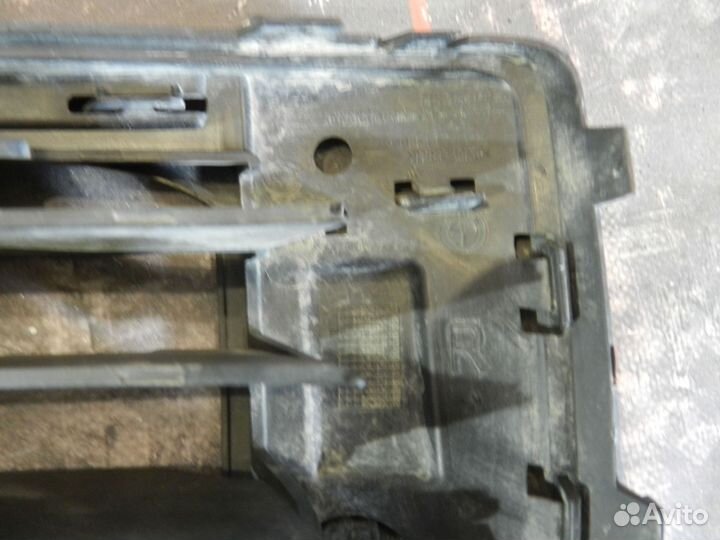 Решетка бампера переднего-BMW X1 F48 (2015-2020г)