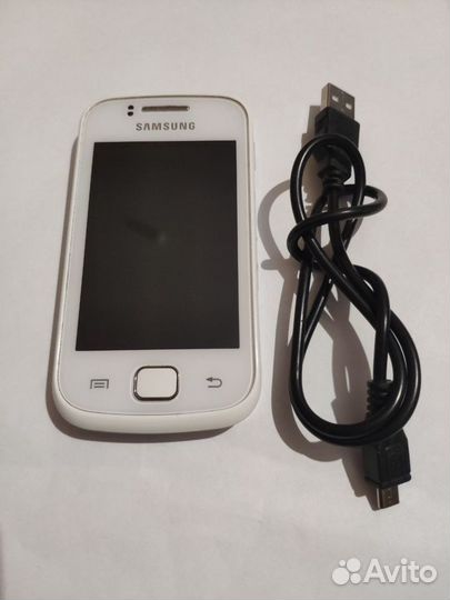 Смартфон Samsung Galaxy Gio GT-S5660