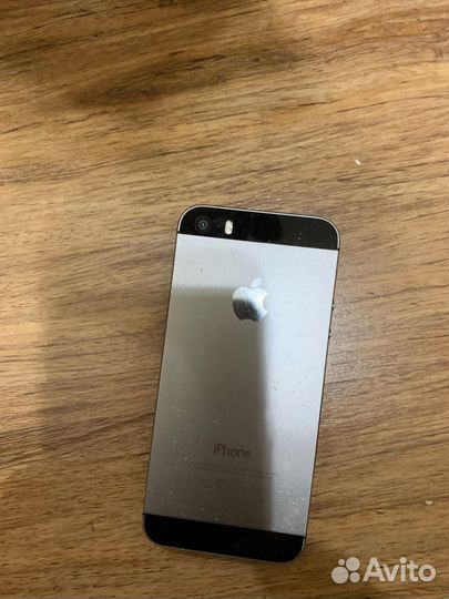 Телефон iPhone 5s