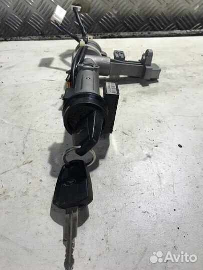 Замок зажигания Ssang Yong Rexton 1