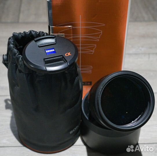 Продам объектив Sony CarlZeiss Sonnar T*135 f/1.8