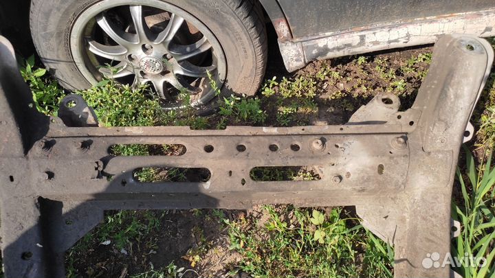 Подрамник Renault scenic 1