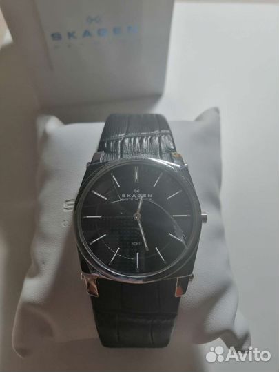 Часы Skagen со сколом