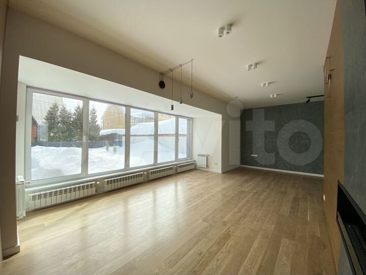 Коттедж 409,2 м² на участке 6,5 сот.