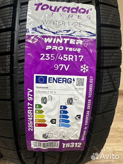 Tourador Winter Pro TSU2 235/45 R17 97V